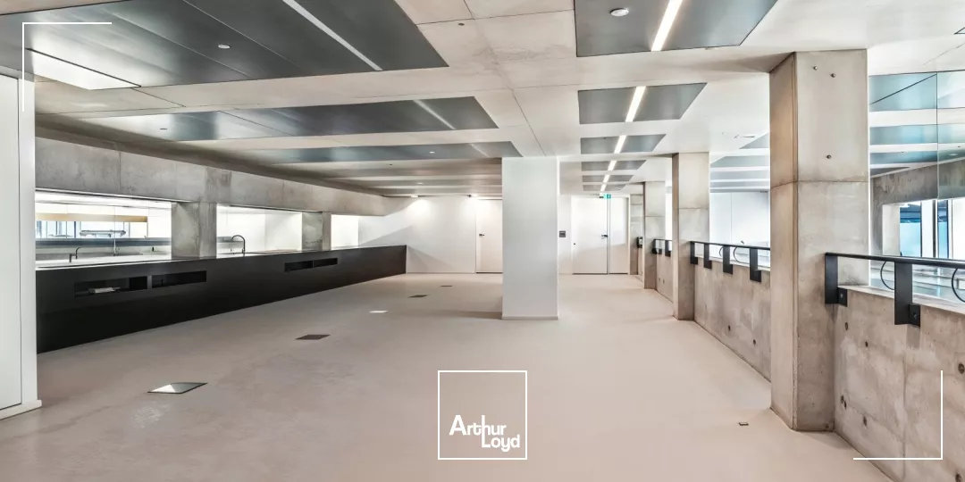 Bureaux à vendre ou à louer à SURESNES 92150
