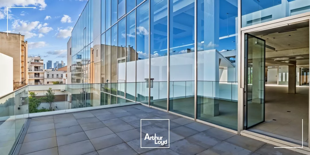 Bureaux à vendre ou à louer à SURESNES 92150