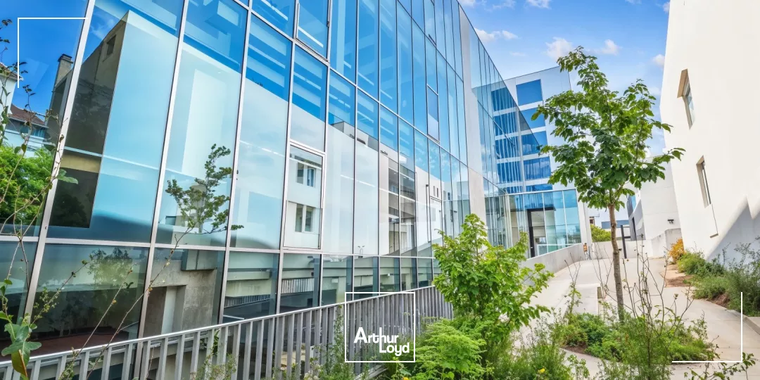 Bureaux à vendre ou à louer à SURESNES 92150