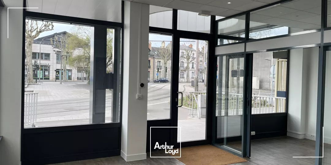 Opportunité rare ! bureau à vendre ou à louer - St Marceau, au pied de la ligne A du tram !