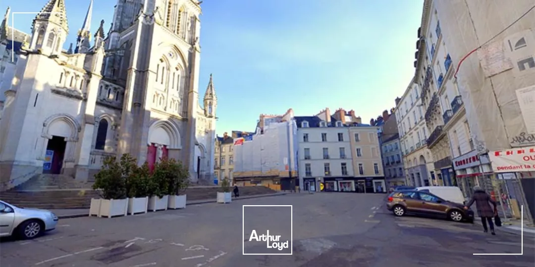 LOCAUX COMMERCIAUX - LOYER PUR - NANTES CENTRE - TERRASSE