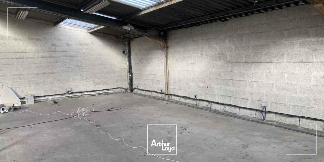 Locaux d'activité à vendre à VERNEUIL SUR AVRE 27130