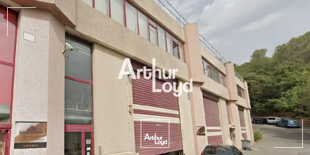 A vendre locaux d'activité 3 500 m²