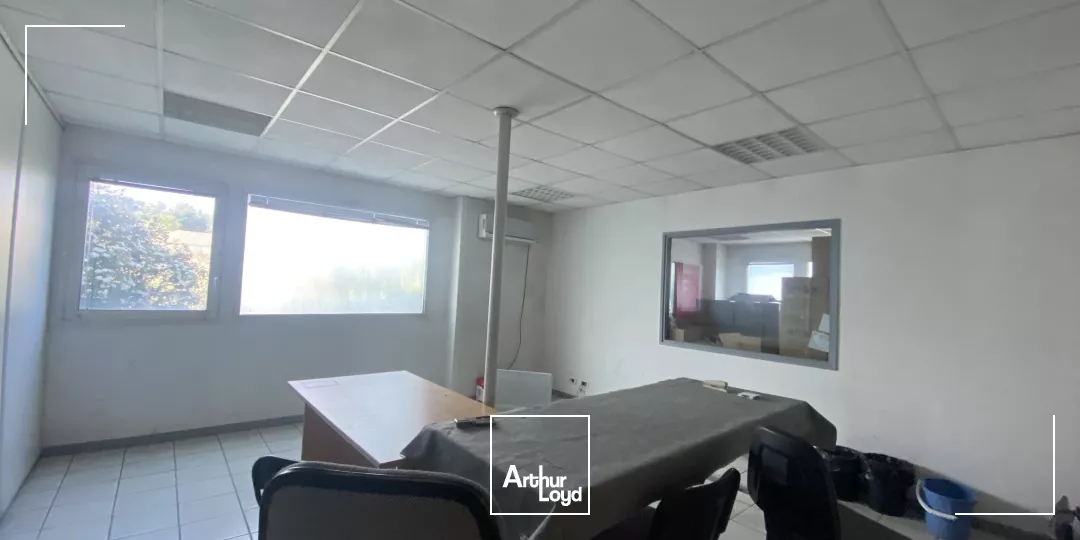 BATIMENT MIXTE INDEPENDANT AVEC VISIBILITE