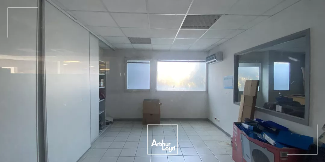 BATIMENT MIXTE INDEPENDANT AVEC VISIBILITE