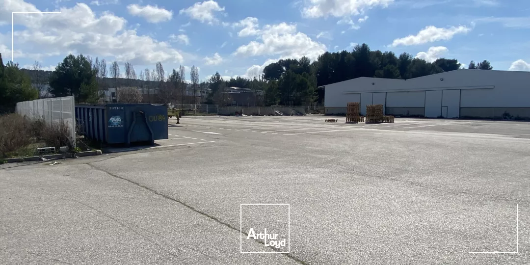 BATIMENT MIXTE INDEPENDANT AVEC VISIBILITE