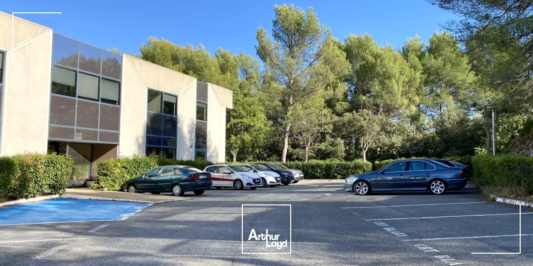 Bureaux à louer avec places de parking situés Parc du Golf à Aix-en-Provence