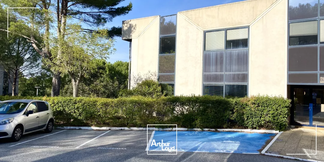 Bureaux à louer avec places de parking situés Parc du Golf à Aix-en-Provence