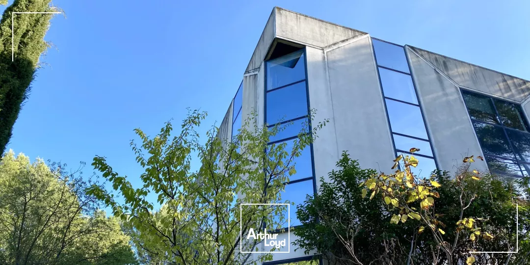 Bureaux à louer avec places de parking situés Parc du Golf à Aix-en-Provence