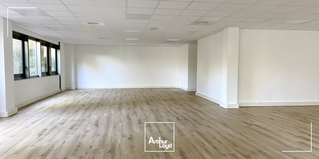 Bureaux à louer avec places de parking situés Parc du Golf à Aix-en-Provence