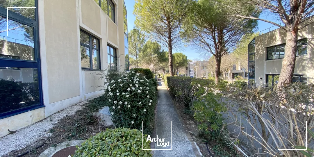 Grand plateau de bureaux rénové à louer au Pôle d'Activités d'Aix