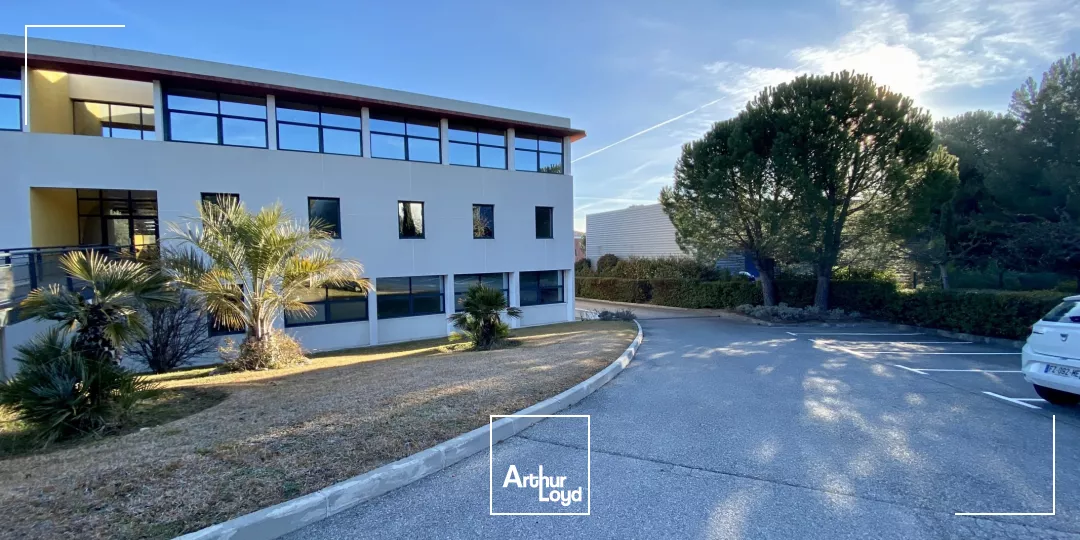 Bureaux de bon standing avec parking disponible