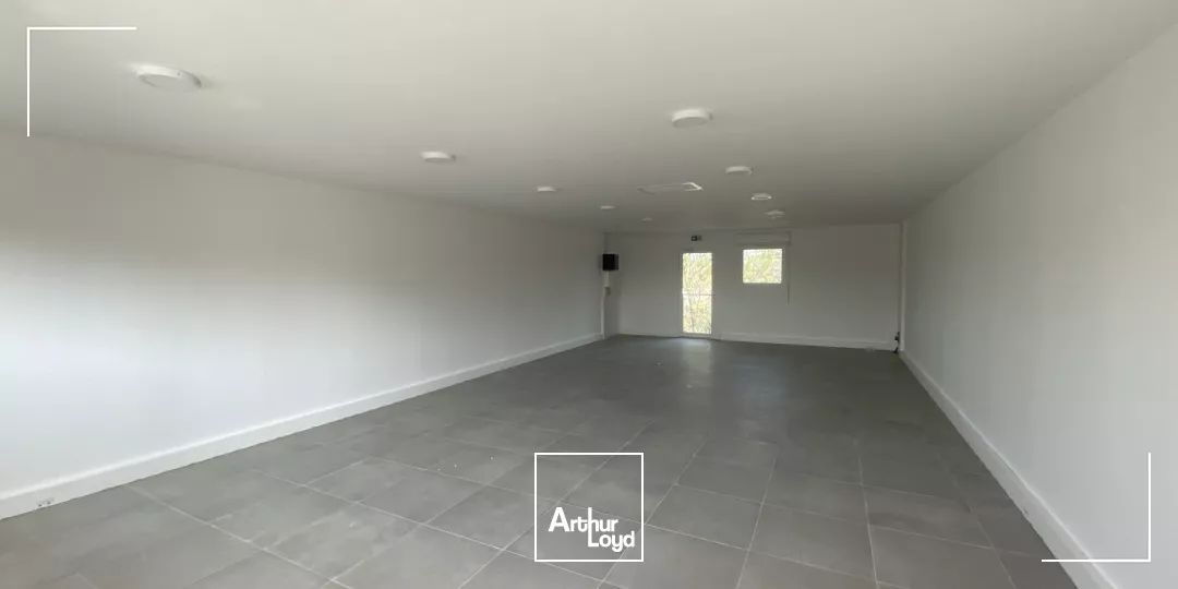 BUREAUX NEUF A LOUER AIX NORD ENVIRONNEMENT CALME AVEC PARKING