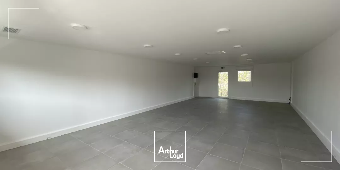 BUREAUX NEUF A LOUER AIX NORD ENVIRONNEMENT CALME AVEC PARKING