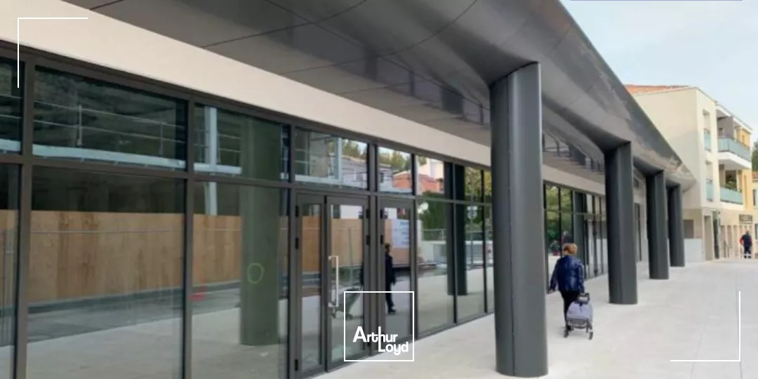 LOCAUX COMMERCIAUX NEUFS A LOUER CENTRE VILLE ISTRES