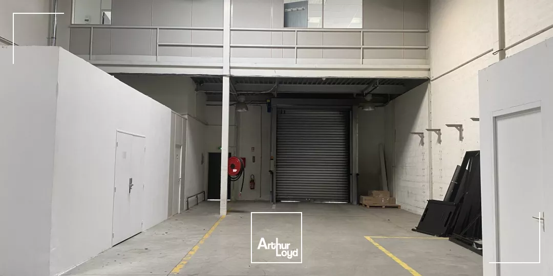 LOCAUX MIXTES ACCES POIDS-LOUDS