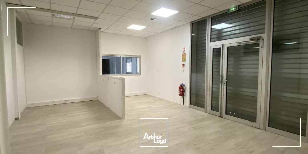 LOCAUX MIXTES ACCES POIDS-LOUDS