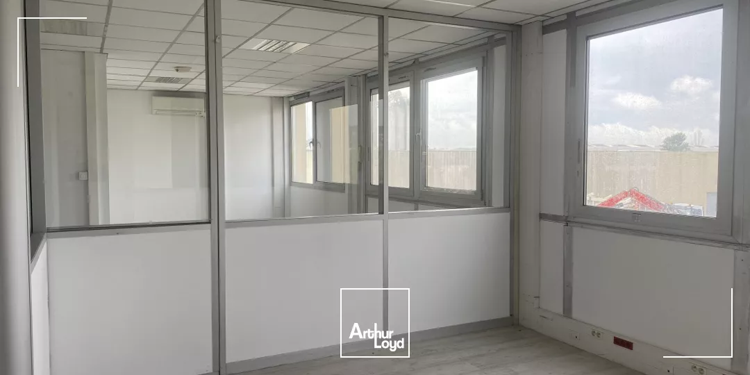 LOCAUX MIXTES ACCES POIDS-LOUDS