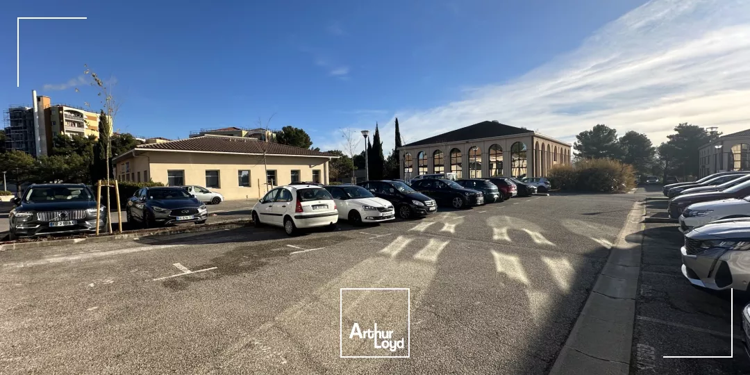 BUREAUX A LOUER AVEC PARKING AIX OUEST