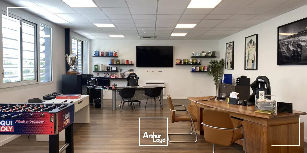 Entrepôt à qui à LOUER sur le Pole d'Activités AIX EN PROVENCE