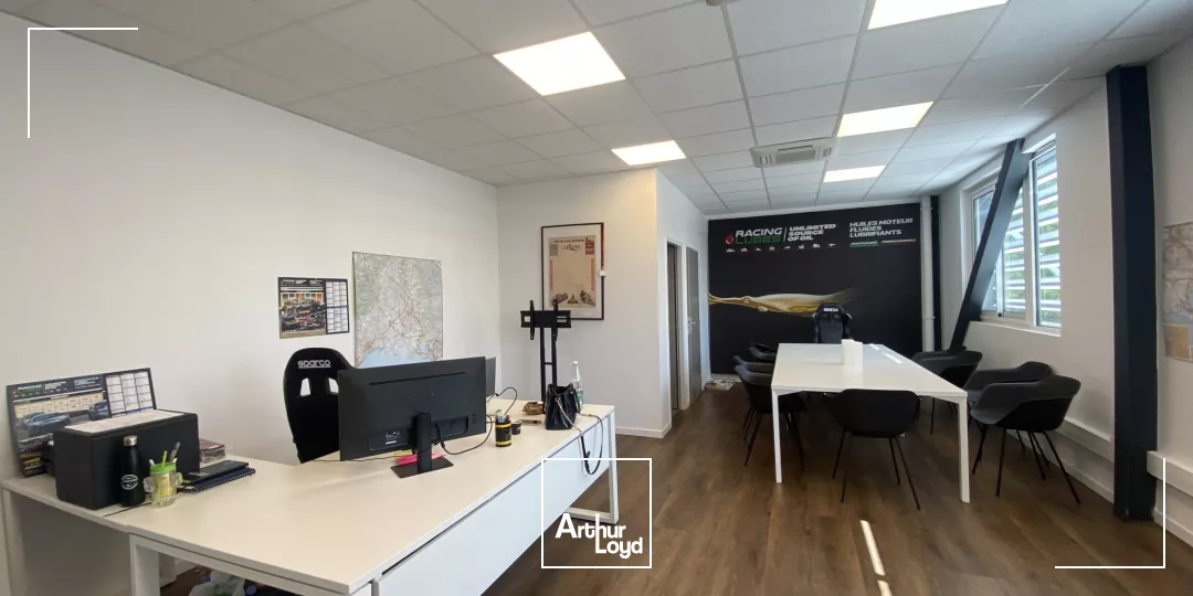 Entrepôts avec grande hauteur et bureaux à LOUER sur AIX EN PROVENCE