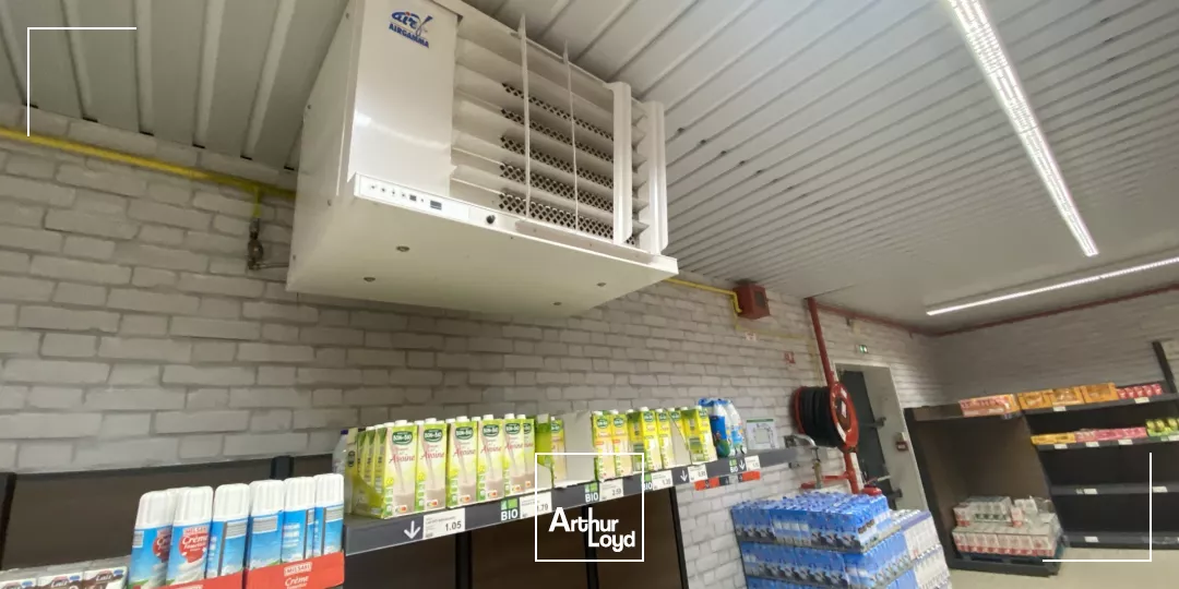 Local commercial 687m² à louer SAINT MARTIN DE CRAU 