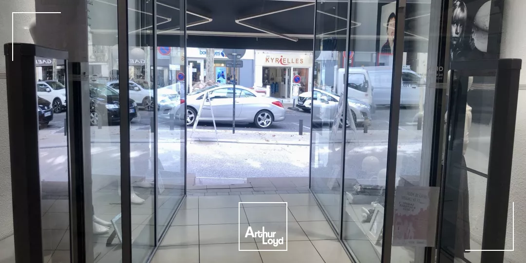 LOCAL COMMERCIAL 150M² A LOUER COURS PRINCIPAL SALON DE PROVENCE