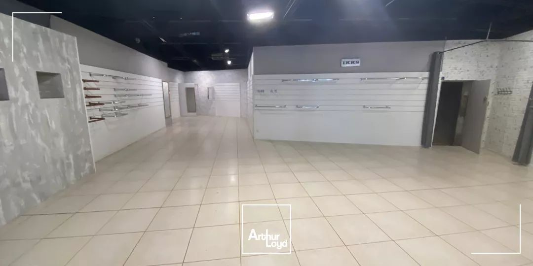 LOCAL COMMERCIAL 150M² A LOUER COURS PRINCIPAL SALON DE PROVENCE