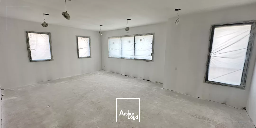 BUREAUX AU SEIN D'UN POLE SANTE A LOUER