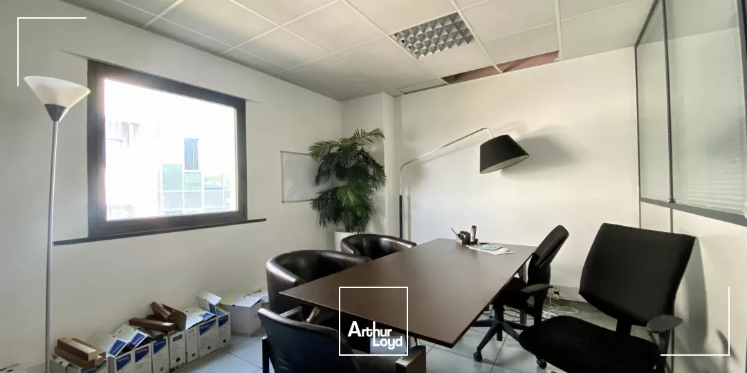 BUREAUX À LOUER EN ÉTAGE PÔLE D'ACTIVITÉS D'AIX EN PROVENCE