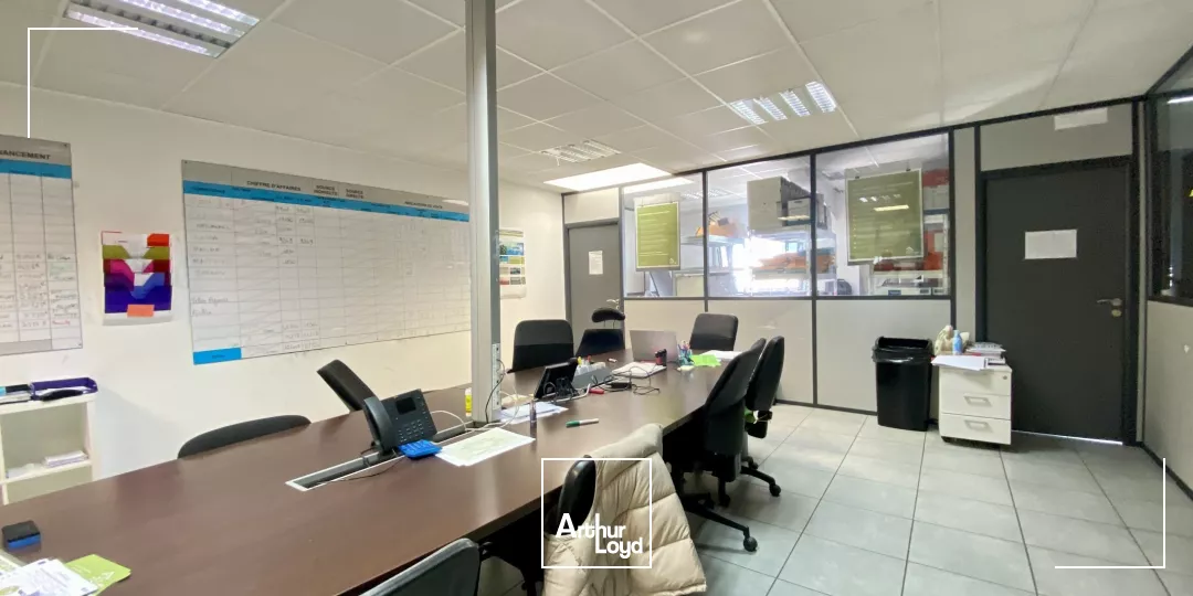 BUREAUX À LOUER EN ÉTAGE PÔLE D'ACTIVITÉS D'AIX EN PROVENCE
