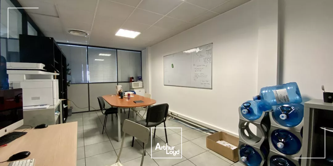 BUREAUX À LOUER EN ÉTAGE PÔLE D'ACTIVITÉS D'AIX EN PROVENCE
