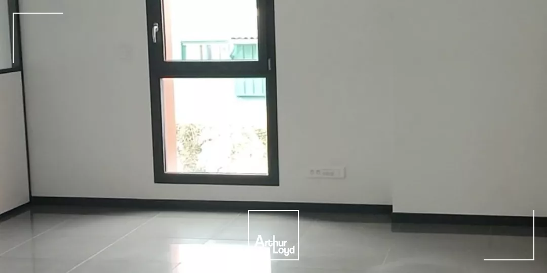 A LOUER / BUREAUX situés à Villefranche (69400)