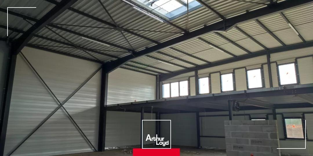 Locaux d'activité à vendre à Mionnay (01390), à partir de 165 m2, proximité A46 et route de Lyon