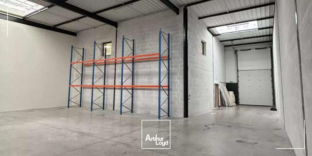 A louer - LOCAL D'ACTIVITE a378 m2 - GENAY