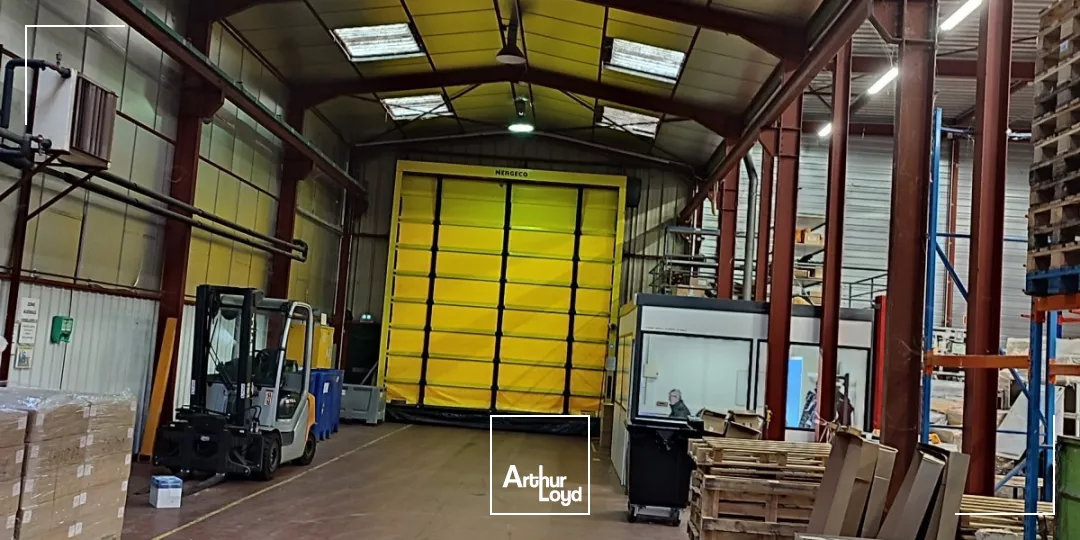 Achetez votre local d'activité de 6000 m2 proche BELLEVILLE-EN-BEAUJOLAIS