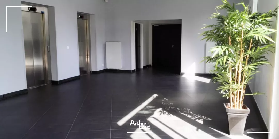 Bureaux neufs à louer à Gennevilliers - ERP possible - Espaces extérieurs