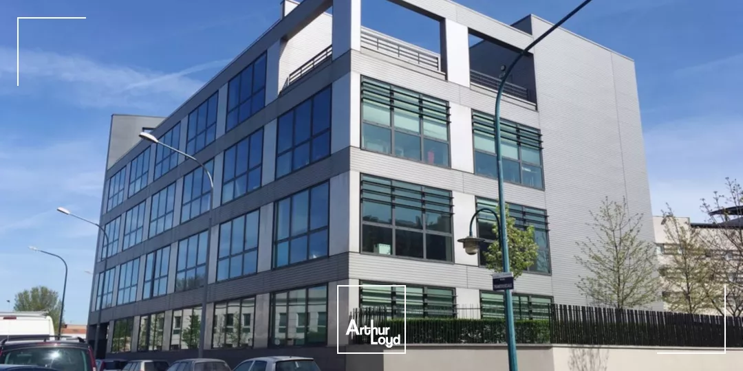 Bureaux neufs à louer à Gennevilliers - ERP possible - Espaces extérieurs
