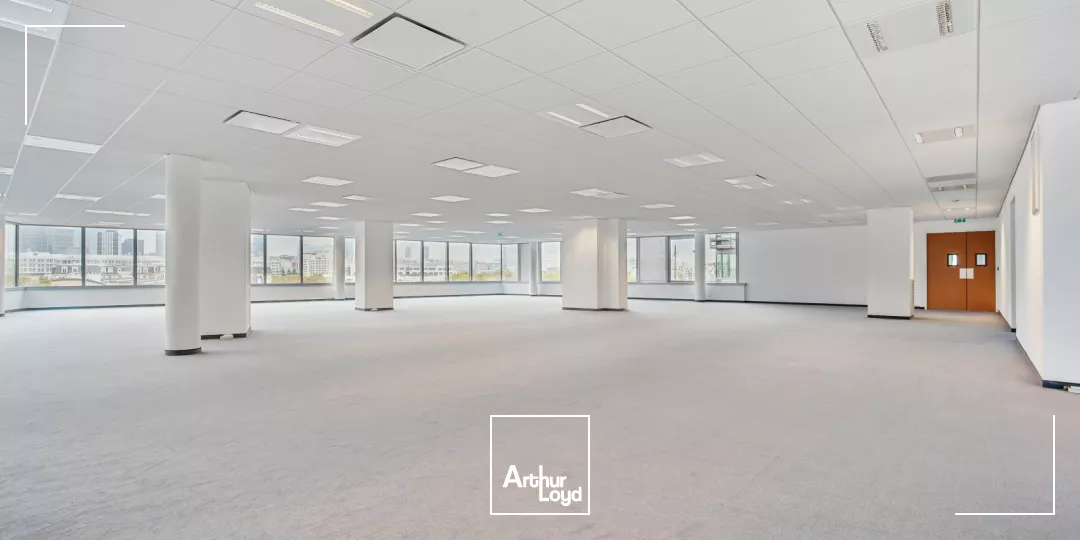 West Plaza à Colombes - Bureaux lumineux - Nombreux services sur site - Terrasses et cadre exceptionnel