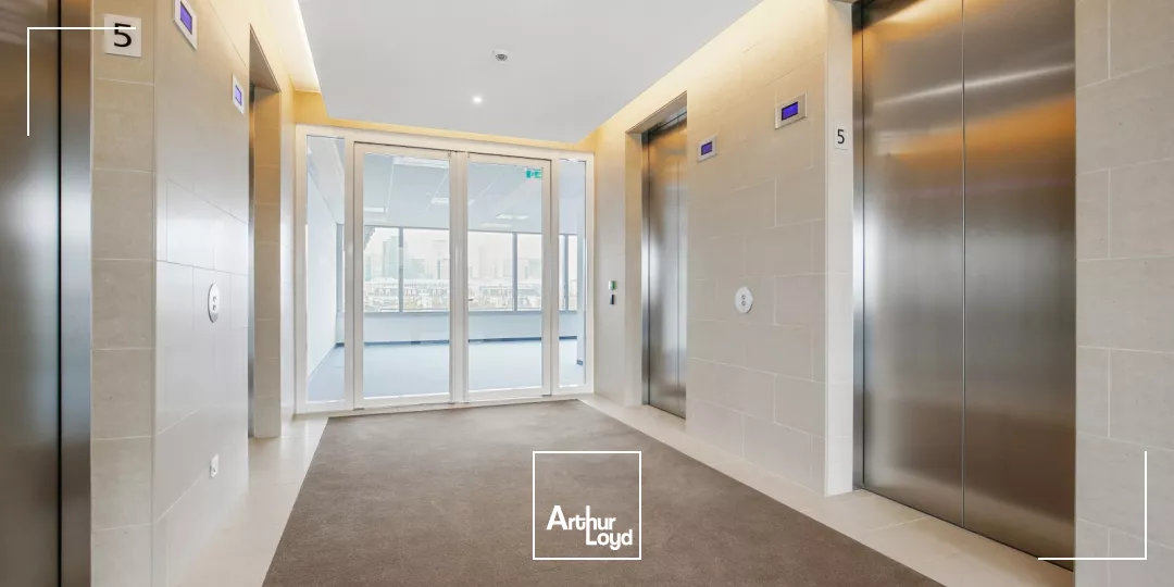 West Plaza à Colombes - Bureaux lumineux - Nombreux services sur site - Terrasses et cadre exceptionnel