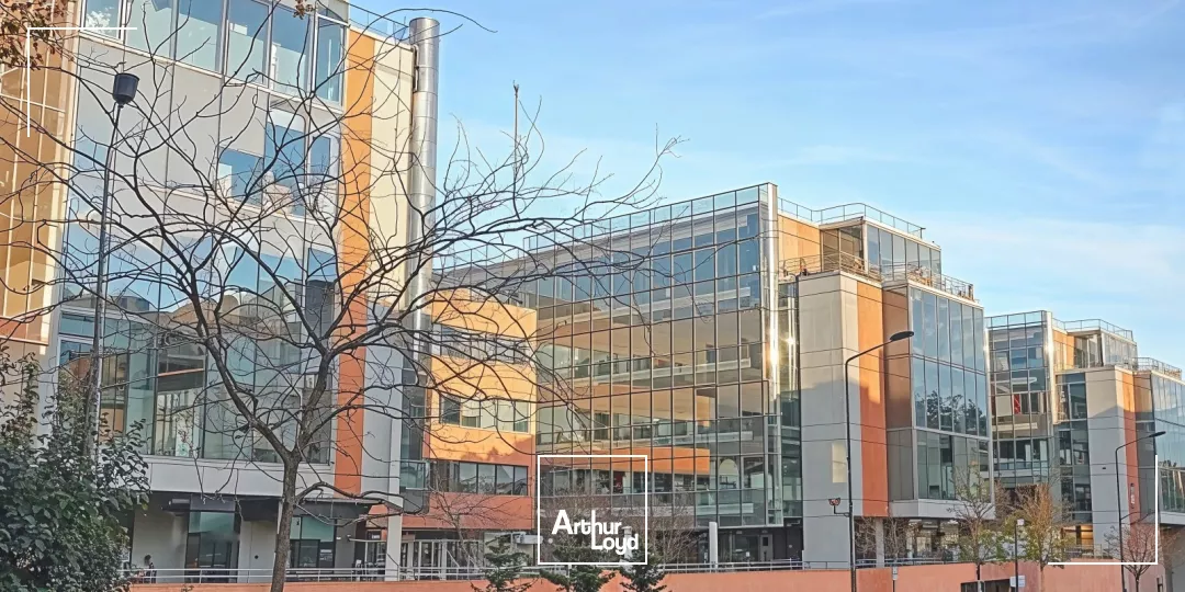BOMA - SURESNES - VUE SUR SEINE - BUREAUX CONTEMPORAINS