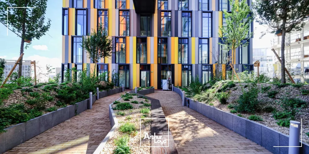 Bureaux neufs et très lumineux - Nombreux services de qualité - RER A au pied de l'immeuble - Green Office