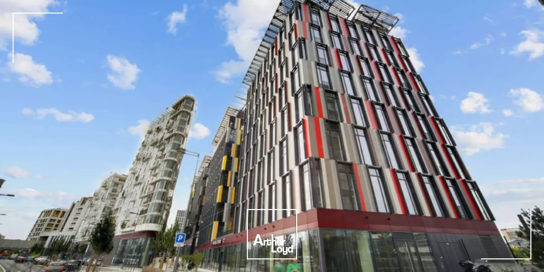 Bureaux neufs et très lumineux - Nombreux services de qualité - RER A au pied de l'immeuble - Green Office
