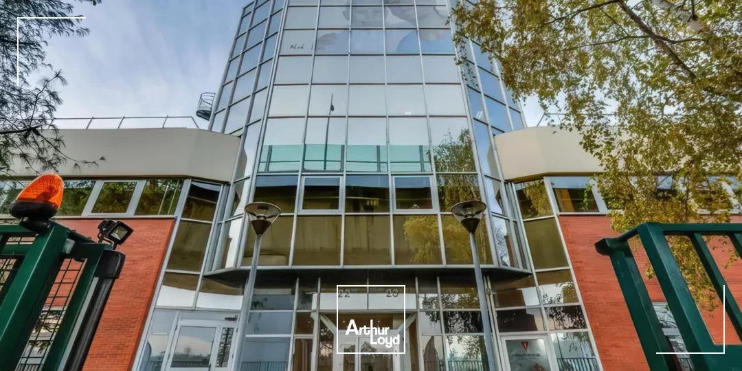 ACTIVITE TERTIAIRE - ST CLOUD - A VENDRE - PROCHE TRANSPORTS