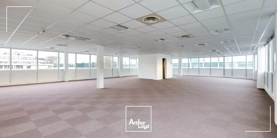 ACTIVITE TERTIAIRE - ST CLOUD - A VENDRE - PROCHE TRANSPORTS