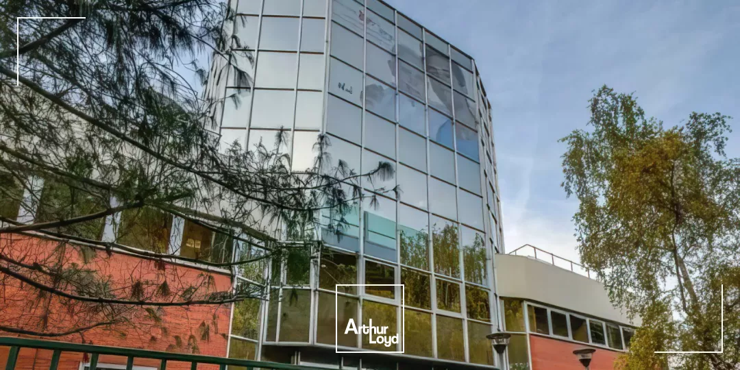 ACTIVITE TERTIAIRE - ST CLOUD - A VENDRE - PROCHE TRANSPORTS