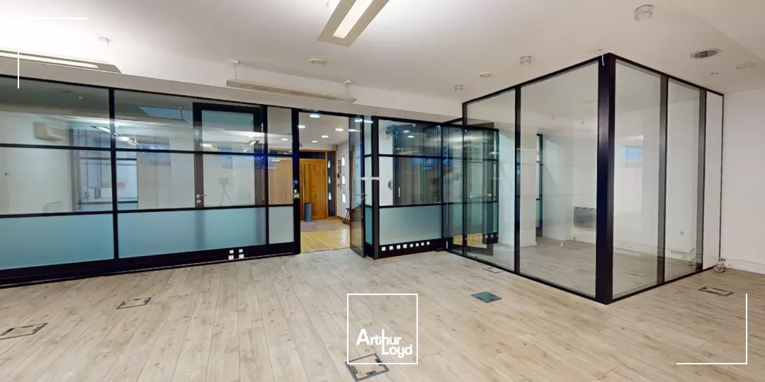 LEVALLOIS PERRET - PROCHE METRO - BUREAUX ATYPIQUES A VENDRE