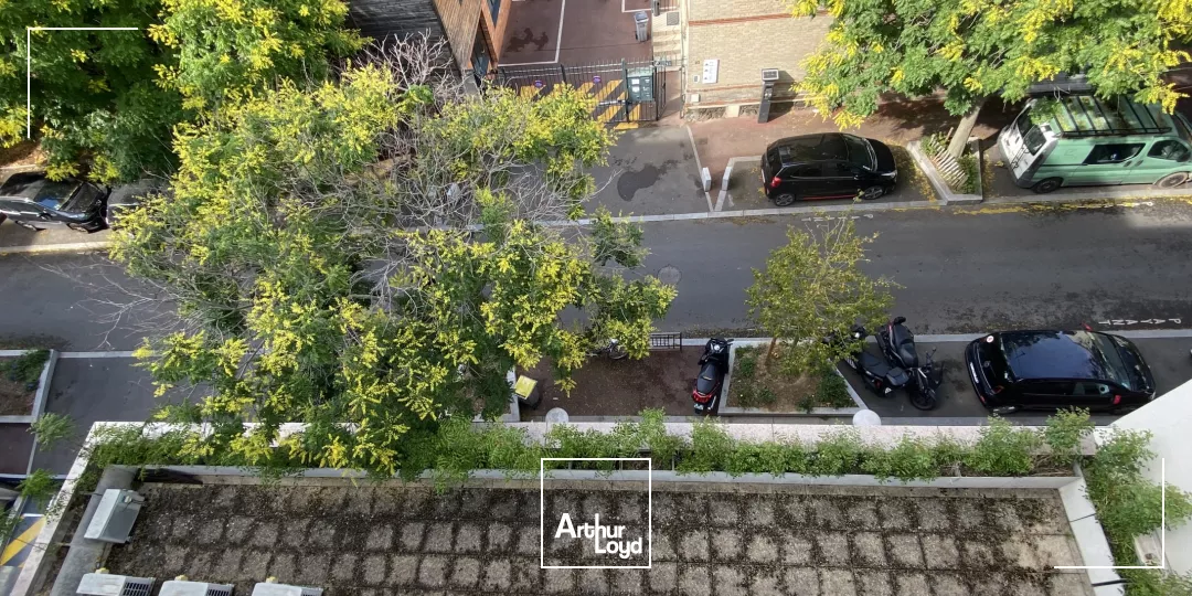 Espaces modulables avec jardin paysager à vendre, à Suresnes