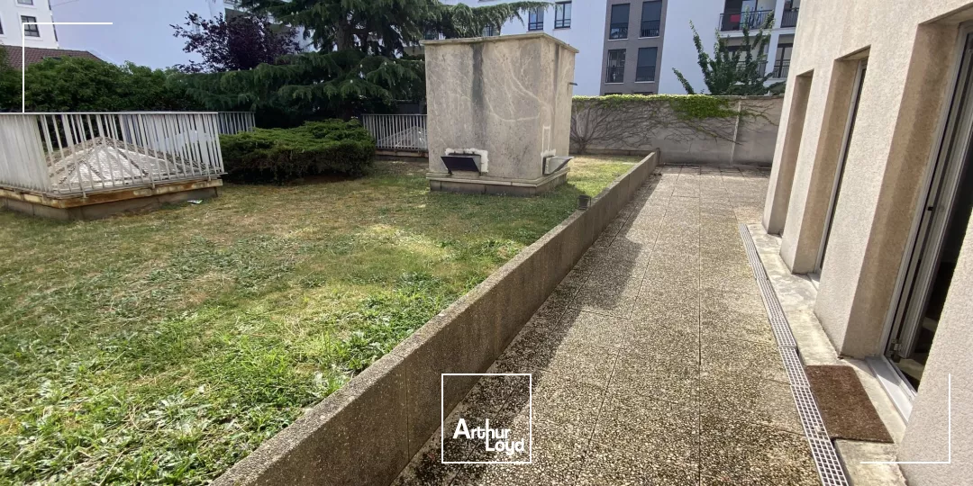 Espaces modulables avec jardin paysager à vendre, à Suresnes