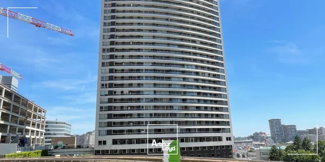 Bureaux avec terrasse à acquérir - Accès direct au Parvis de la Défense - Belle opportunité